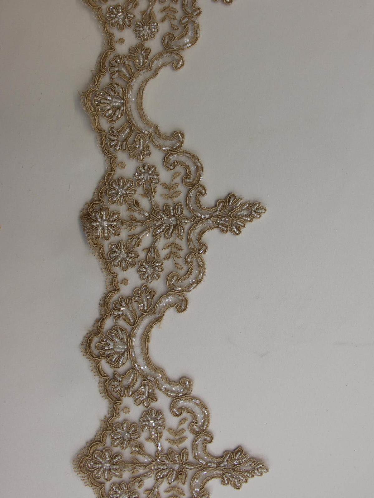 Bordure en dentelle beige - Sophia.