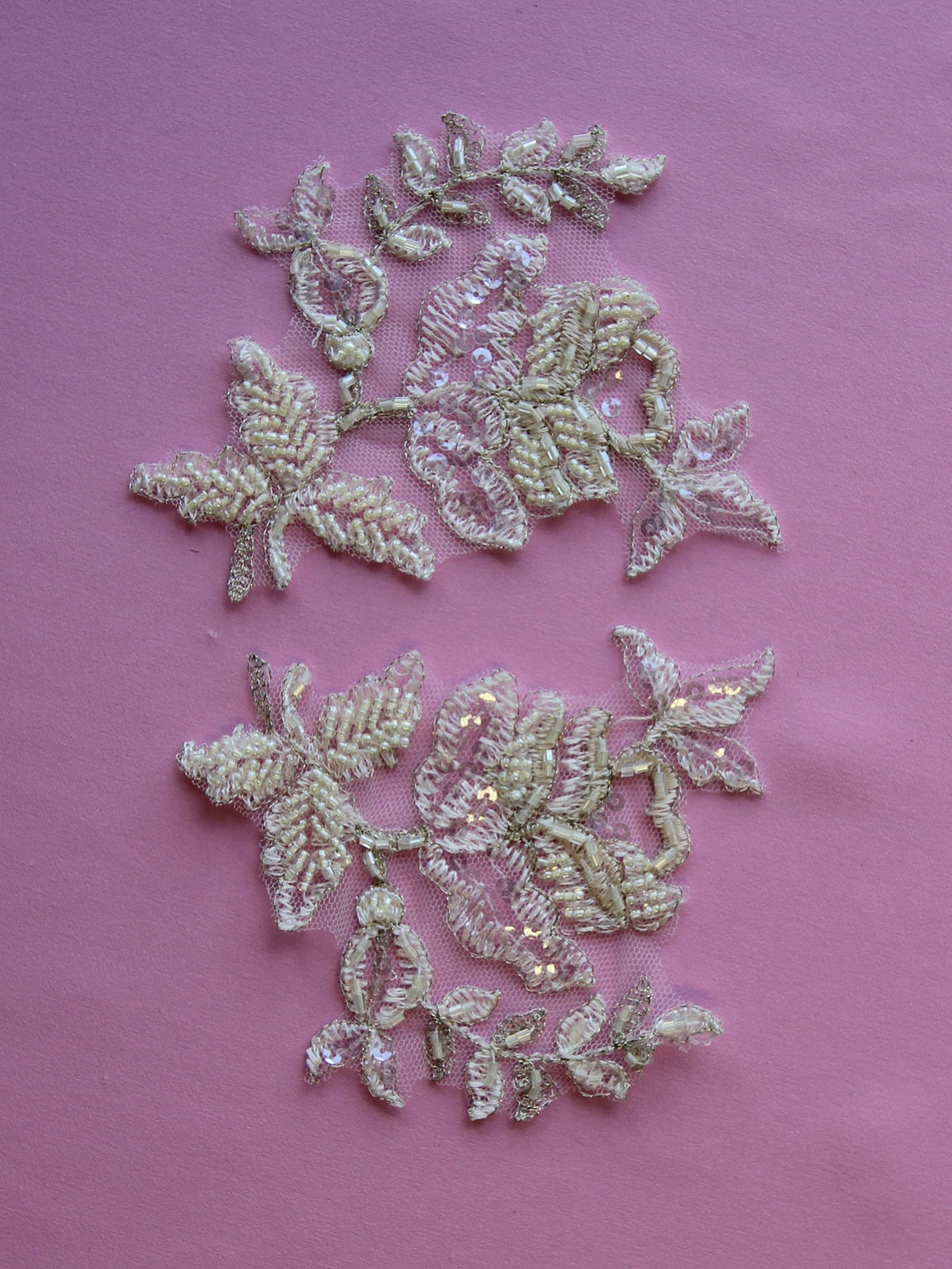Appliques en dentelle champagne perlée - Chloe