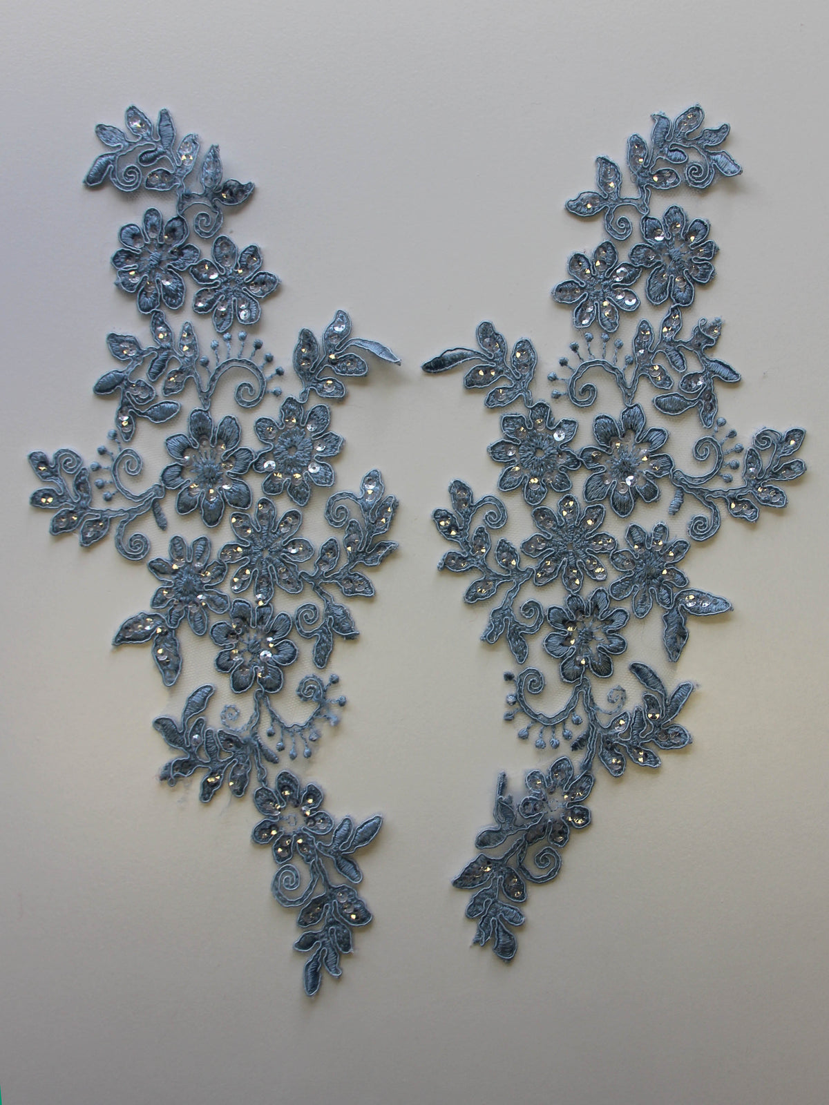 Appliques en dentelle bleu chine – Erica.