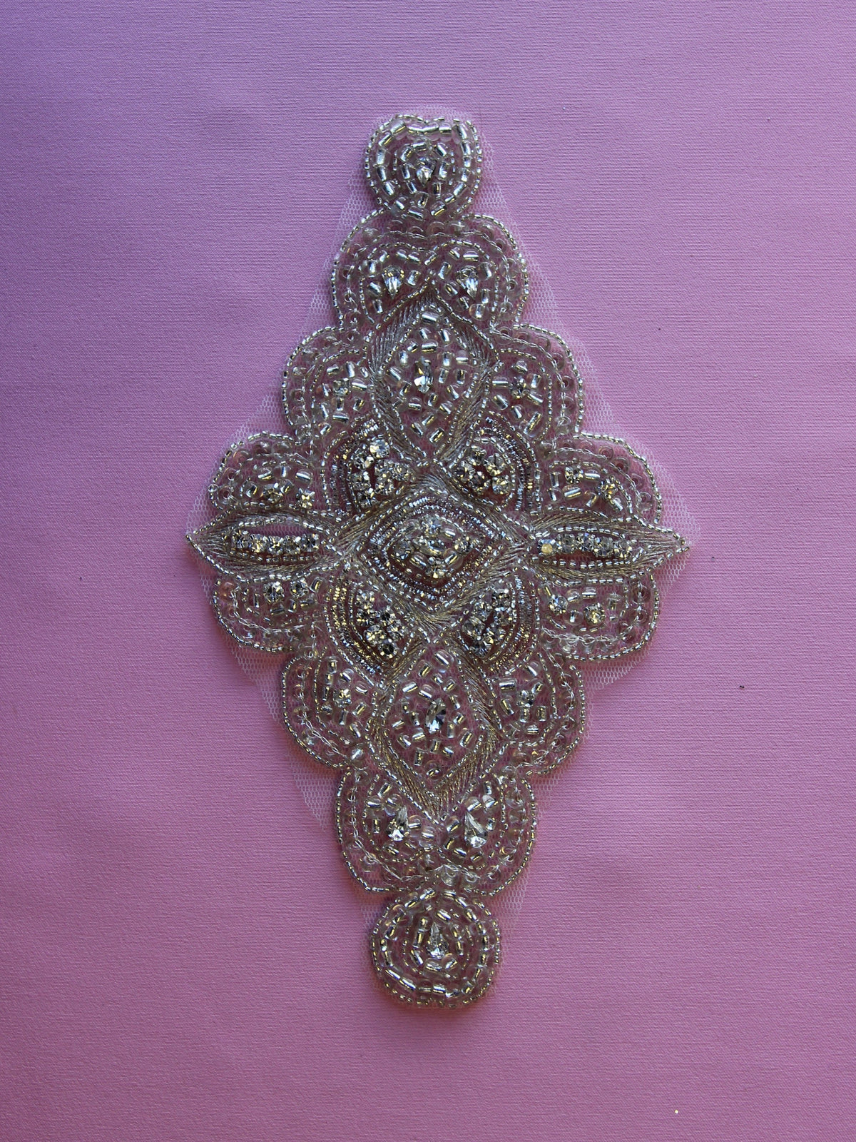 Applique en cristal brodée - Helium