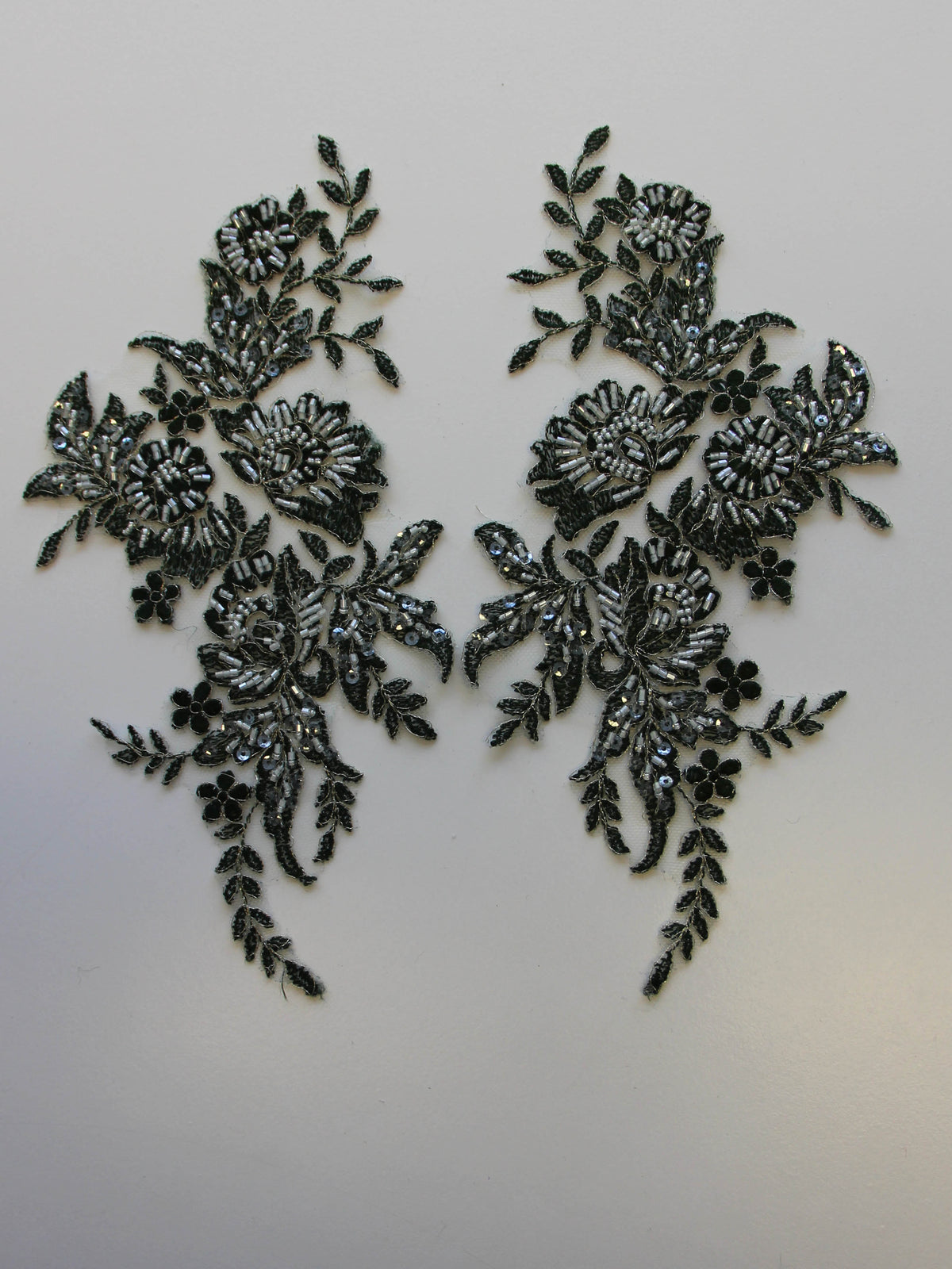 Appliques en dentelle vert foncé – Nicole.