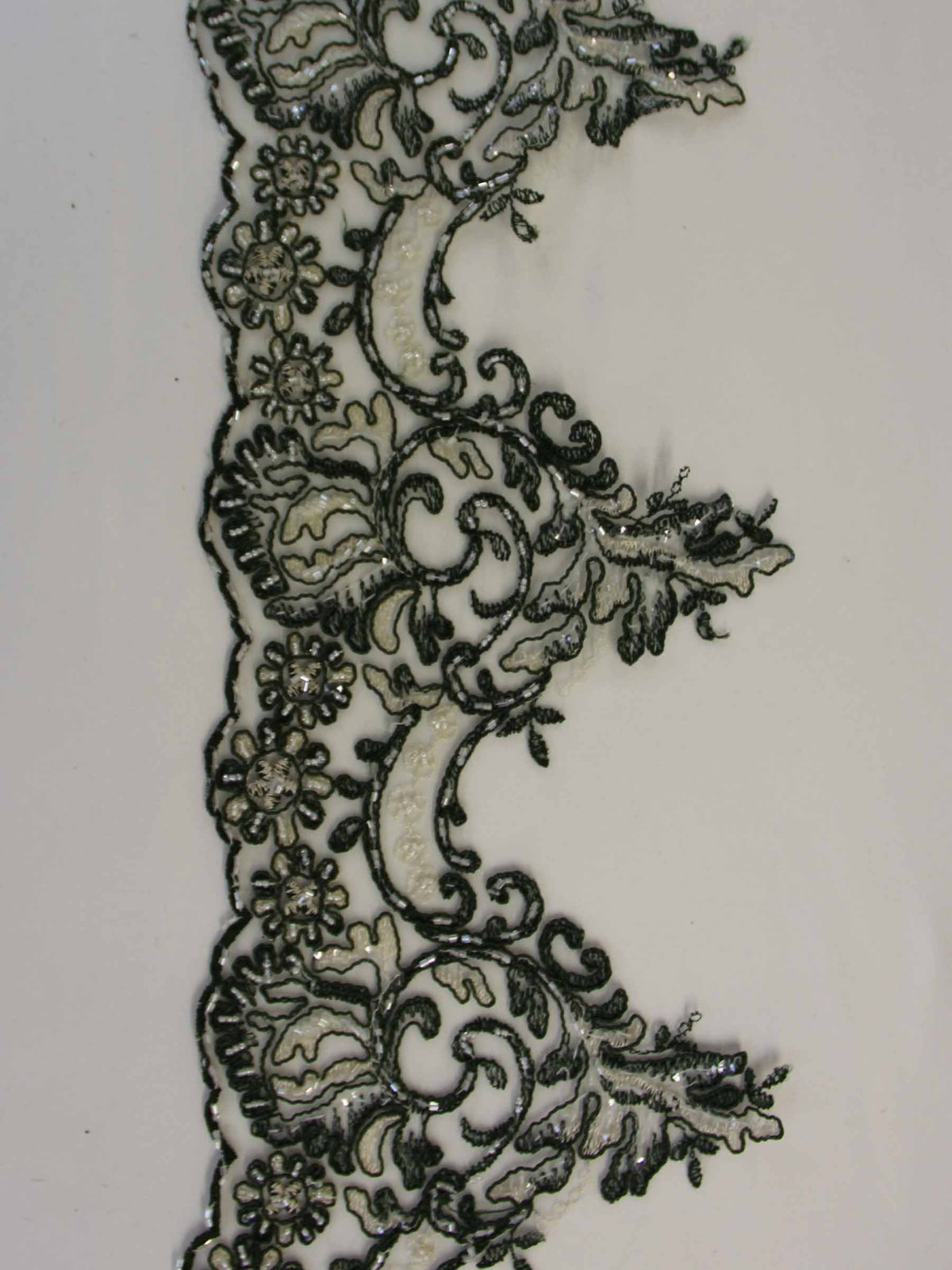 Bordure en dentelle vert forêt - Jessica