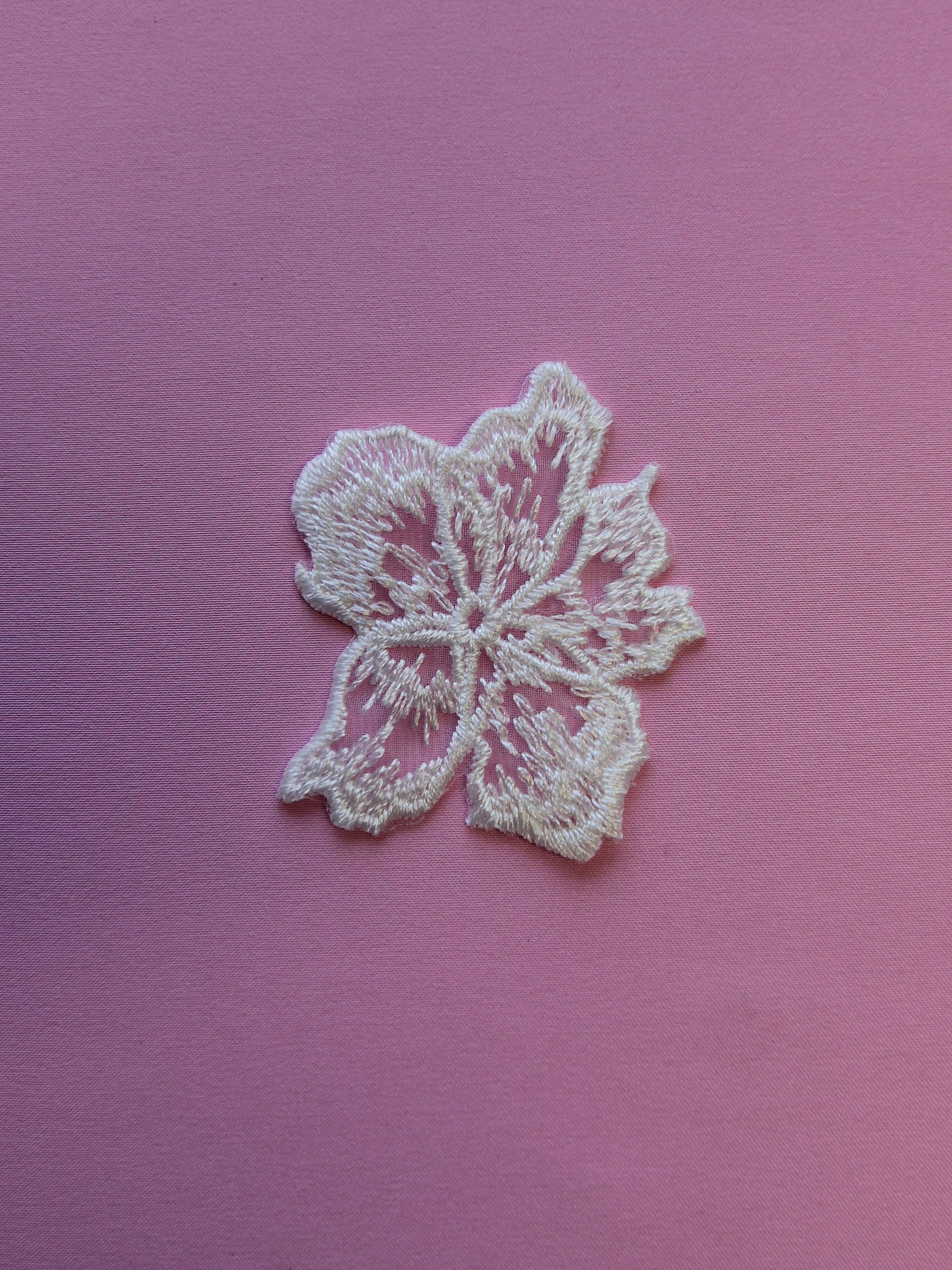 Fleur Brodé Ivoire - Phlox
