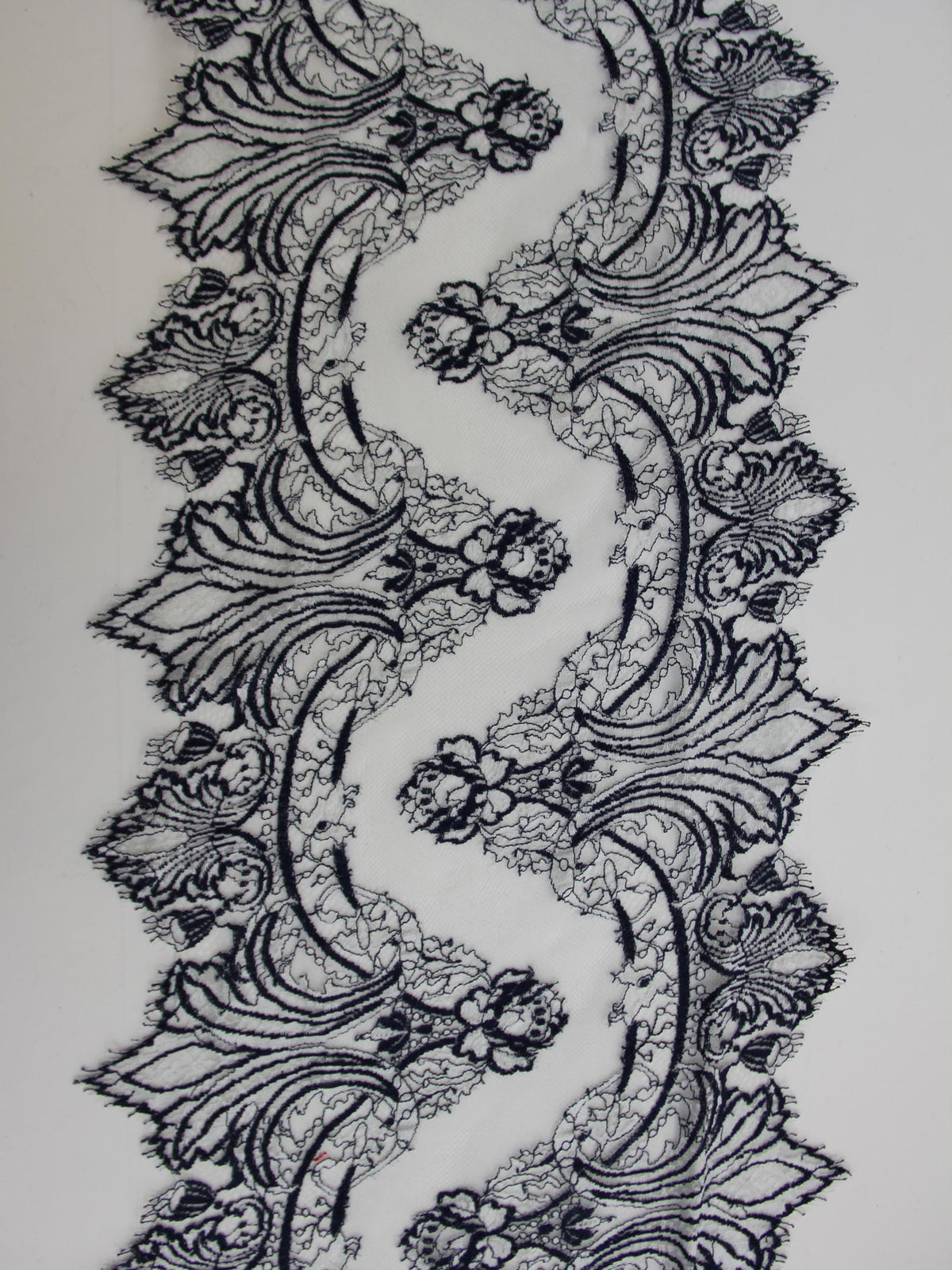 Bordure en dentelle bleu francais - Claire.