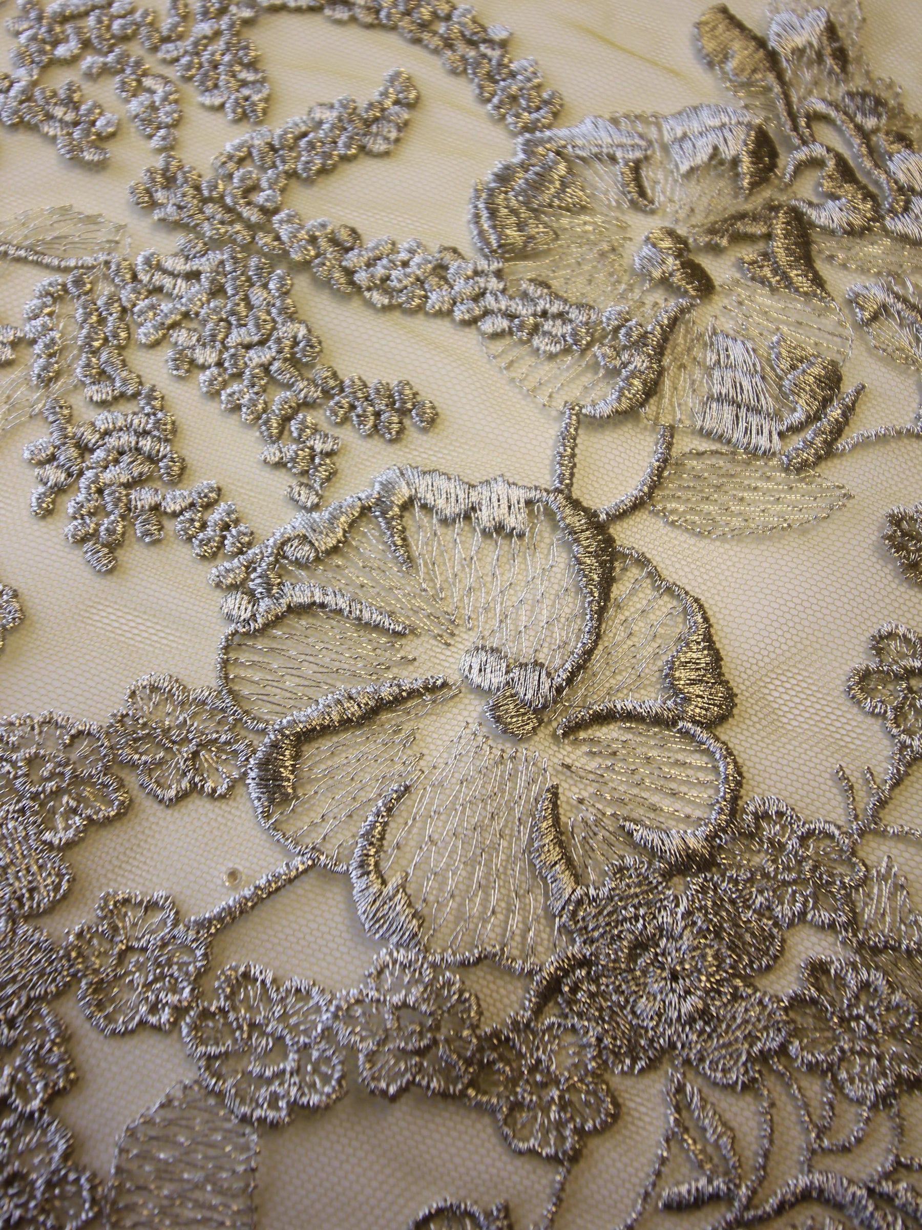 Dentelle Brodée Or - Garbo