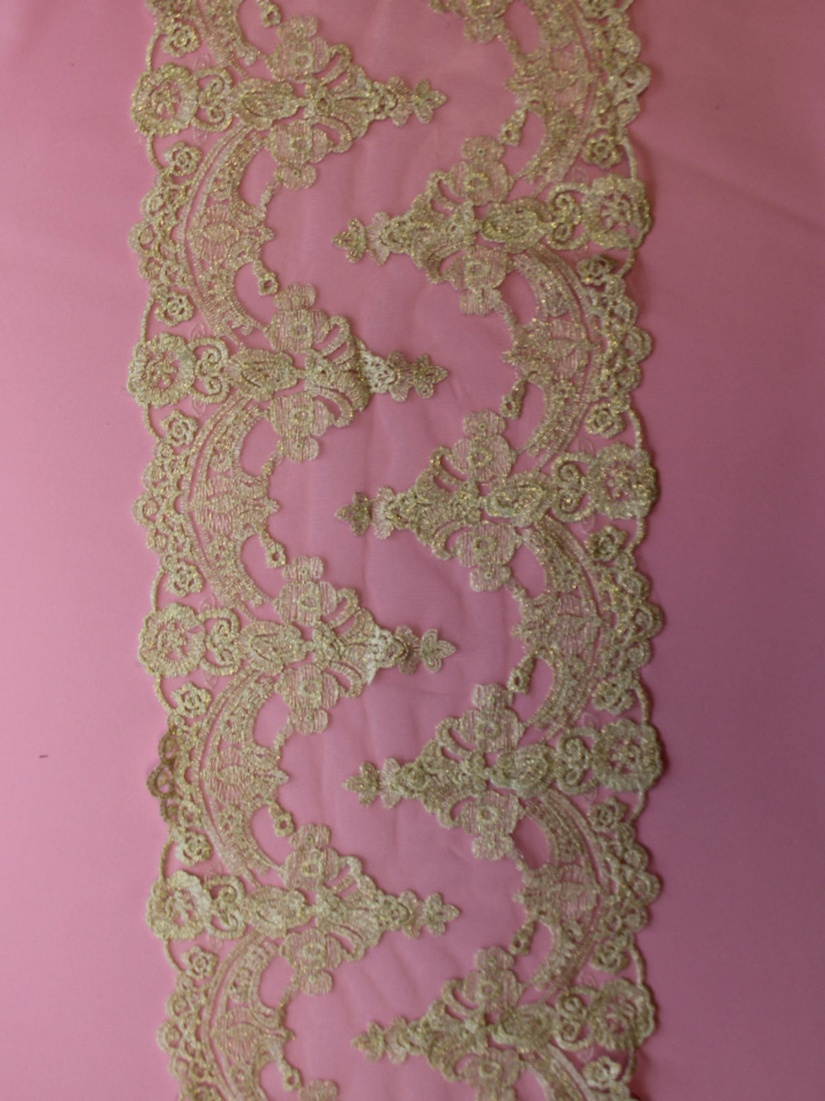Bordure en dentelle dorée - Empire