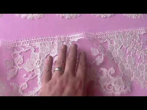 Bordure en dentelle Chantilly ivoire - Rizawana