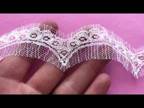 Bordure en dentelle de soie blanche chantilly - Pippi