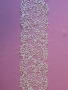 Bordure en dentelle ivoire perlée - Jade