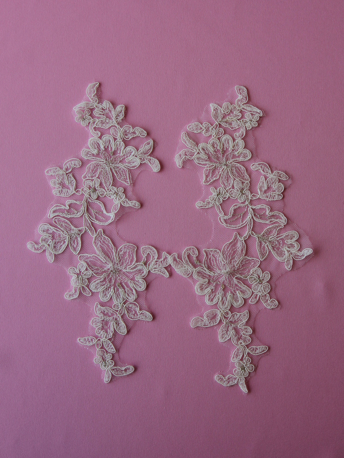 Appliques en dentelle ivoire cordée - Foxglove