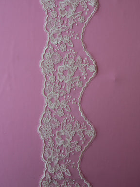 Bordure en dentelle ivoire cordée - Bluebell