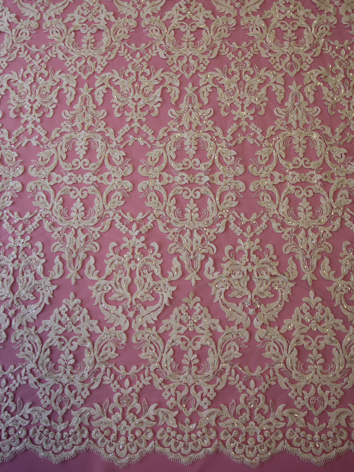 Dentelle Perlée Ivoire – Ava