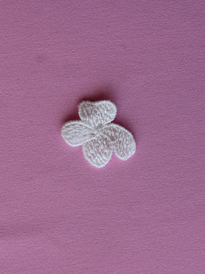 Fleur brodée ivoire  - Campanula (Sac de  10)