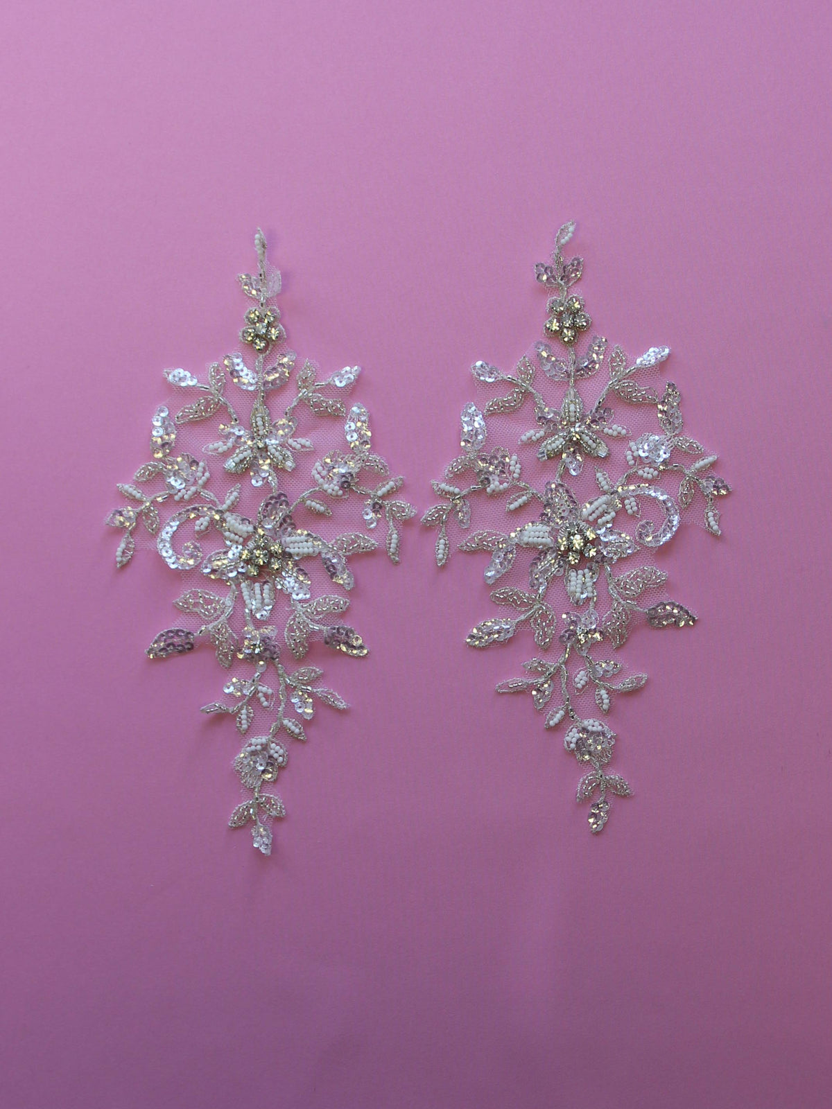 Appliques en dentelle ivoire perlée – Lynx