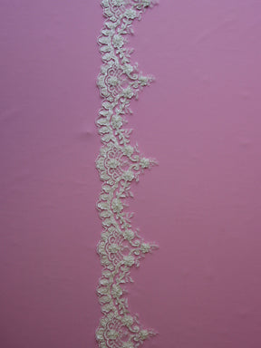 Bordure en dentelle ivoire cordée – Olivia