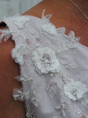 Dentelle Fleur Perlée Ivoire – Jacqueline