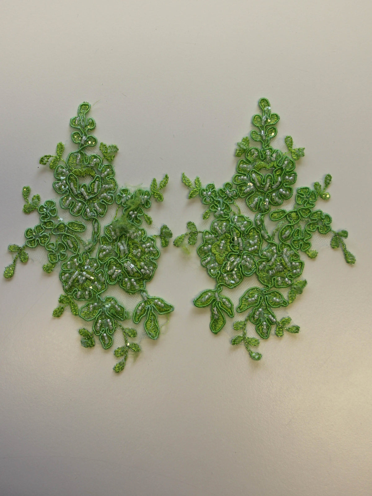 Appliques en dentelle vert citron – Sophia.