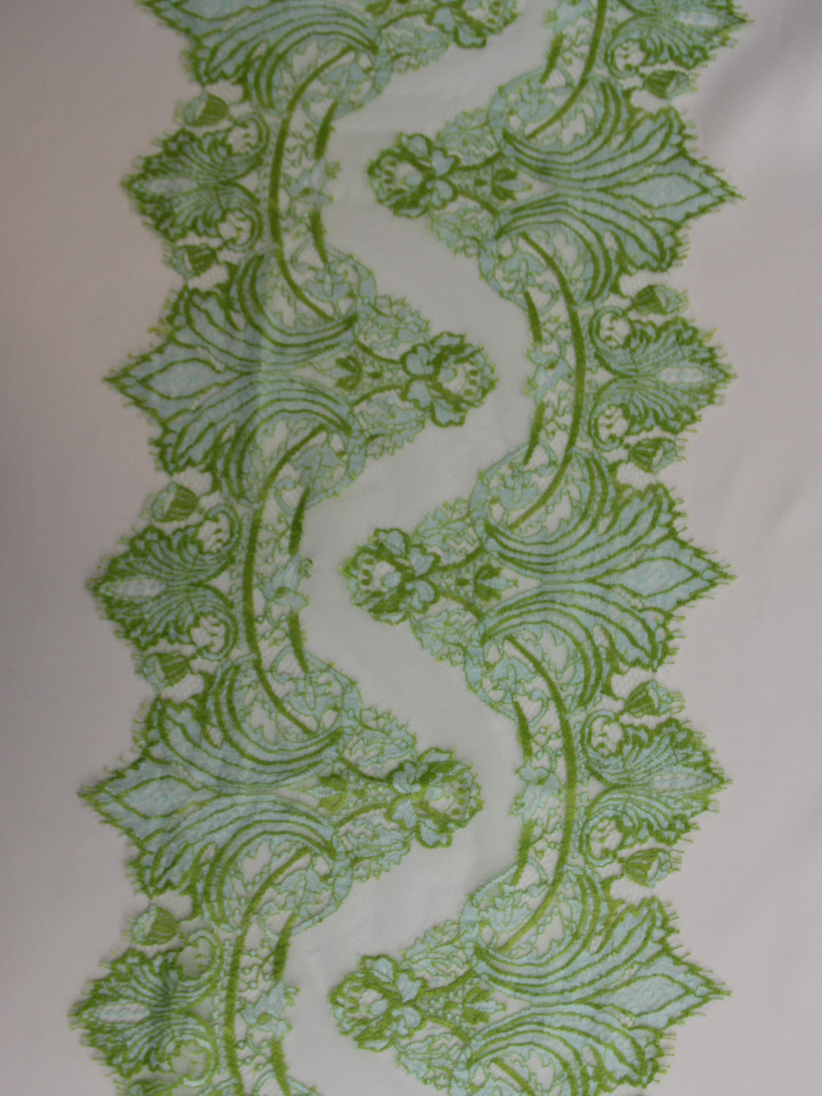 Bordure en dentelle verte citron - Claire.