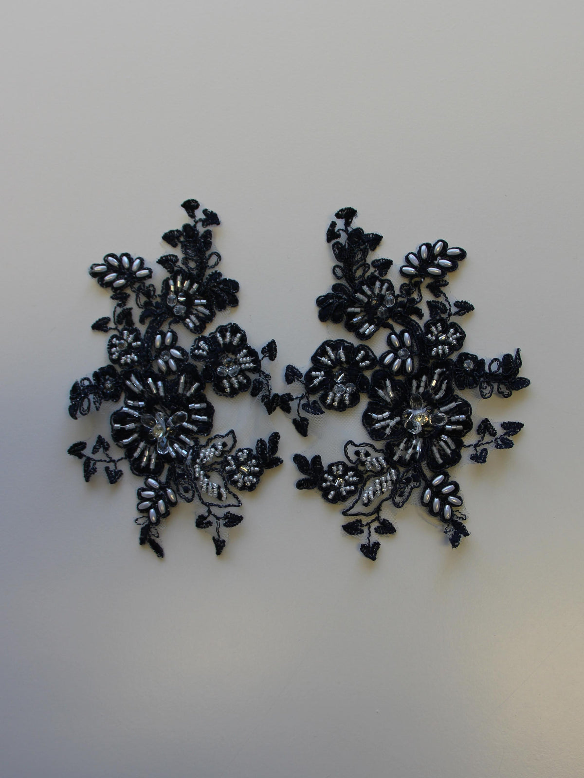 Appliques en dentelle bleu marine – Chelsea.