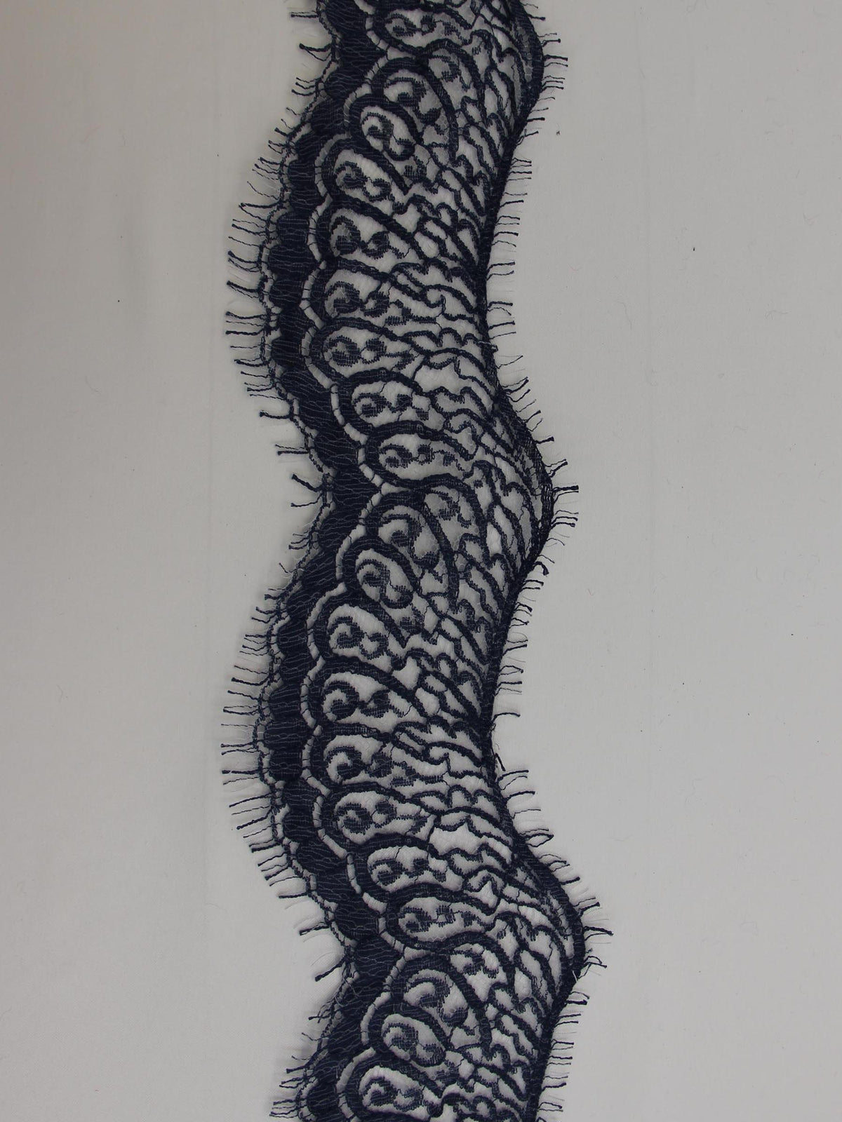 Bordure en dentelle bleu marine - Felicity.