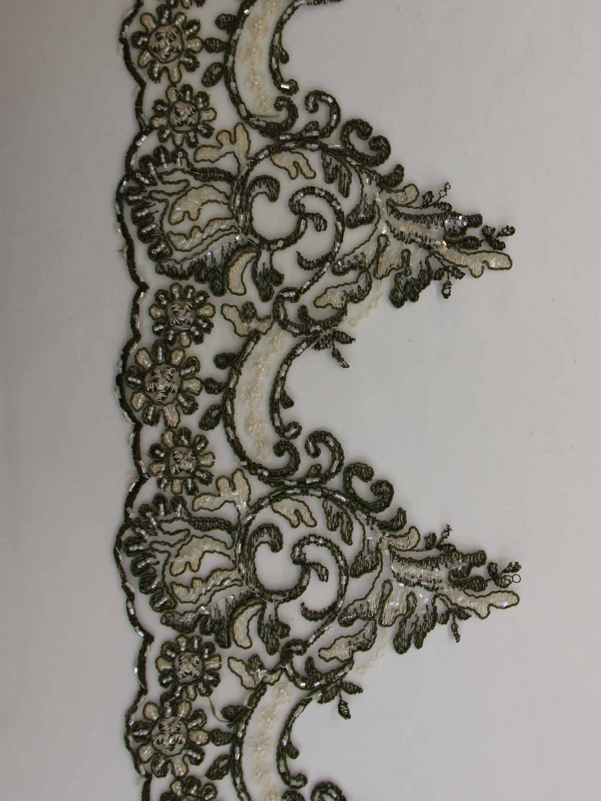 Bordure en dentelle verte olive - Jessica.