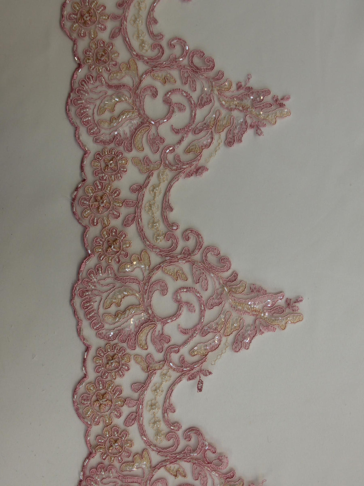 Bordure en dentelle rose poudree – Jessica.