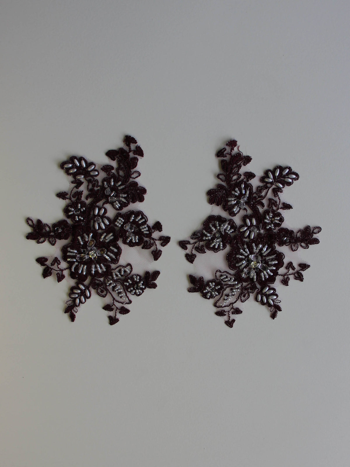 Appliques en dentelle prune - Chelsea.