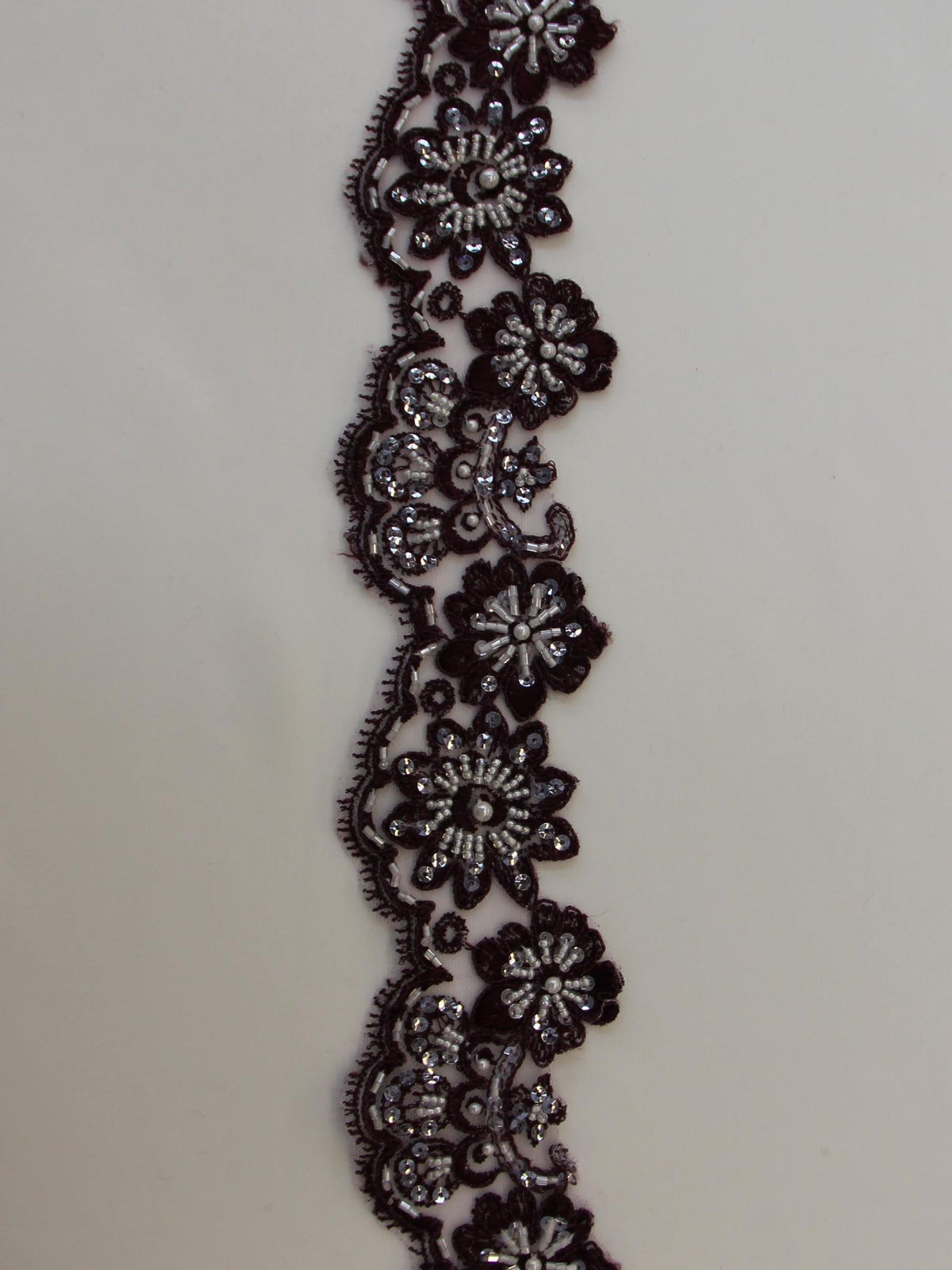 Bordure en dentelle prune - Sheila.