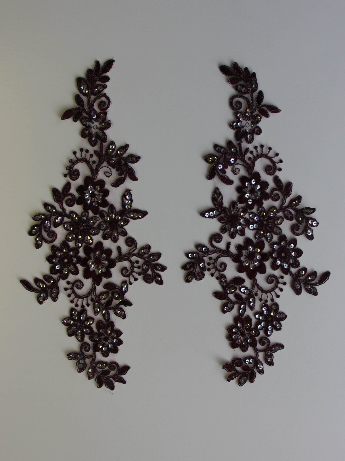 Appliques en dentelle prune – Erica.