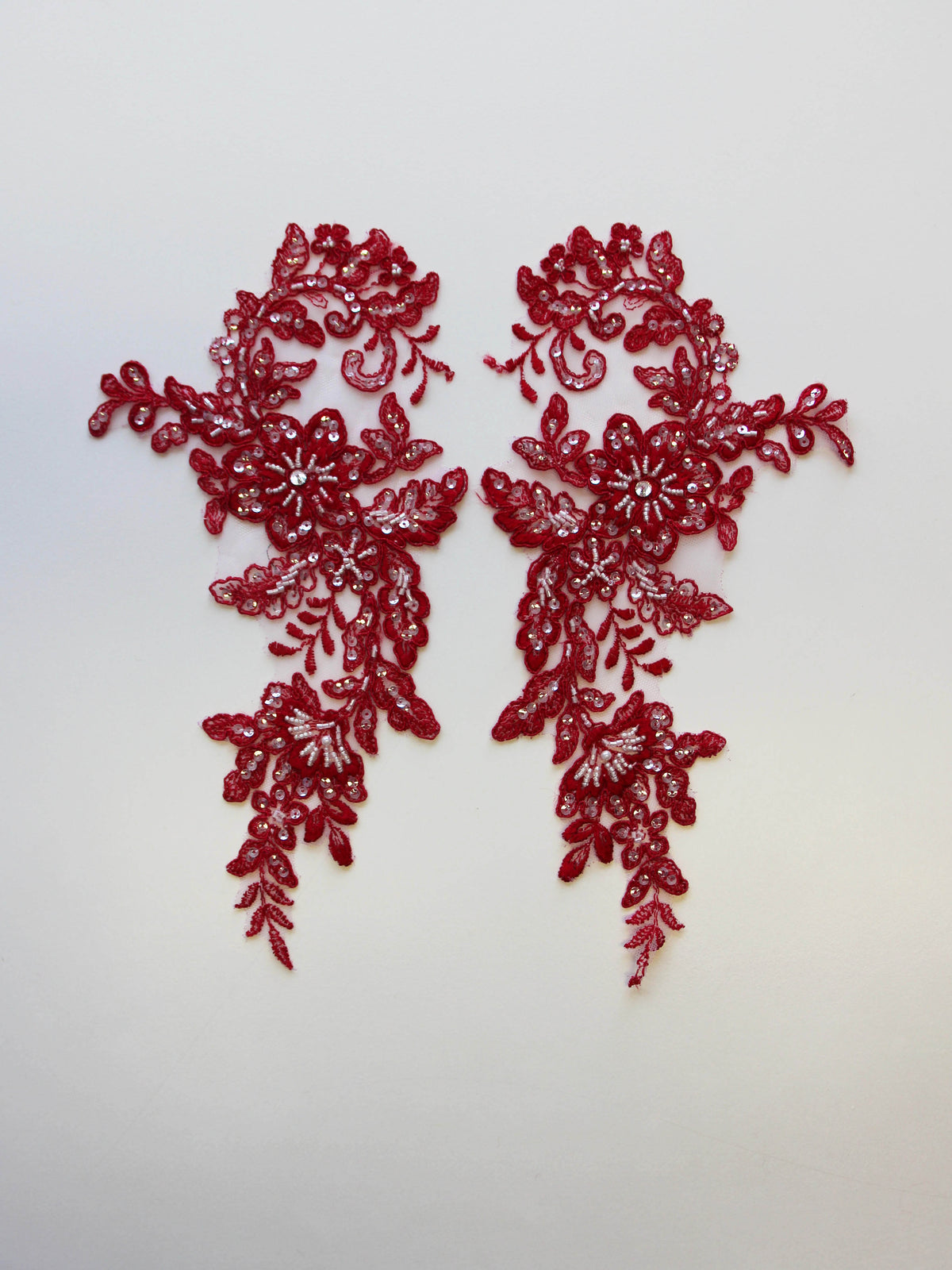 Appliques en dentelle rouge – Annabelle.