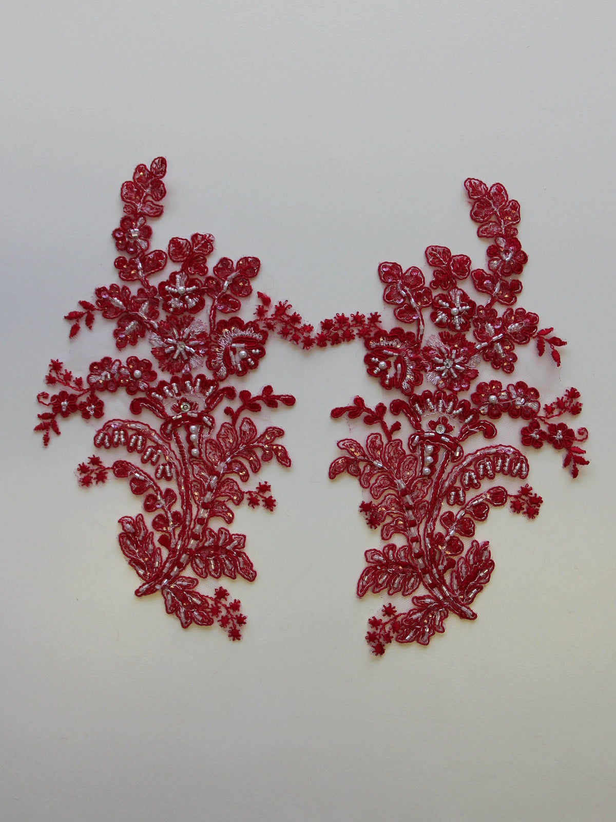 Appliques en dentelle rouge – Mona.