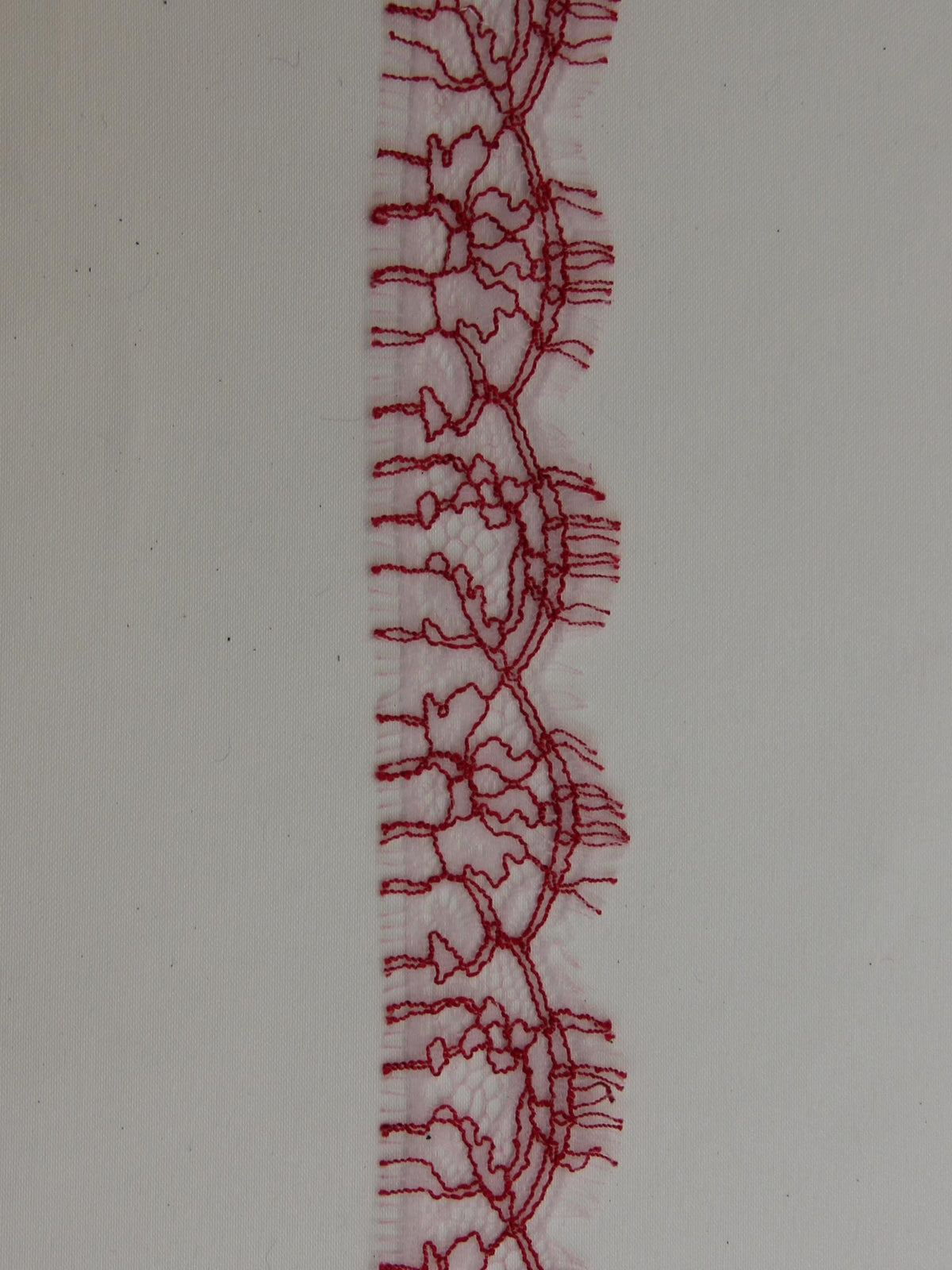 Bordure en dentelle rouge - Anna.
