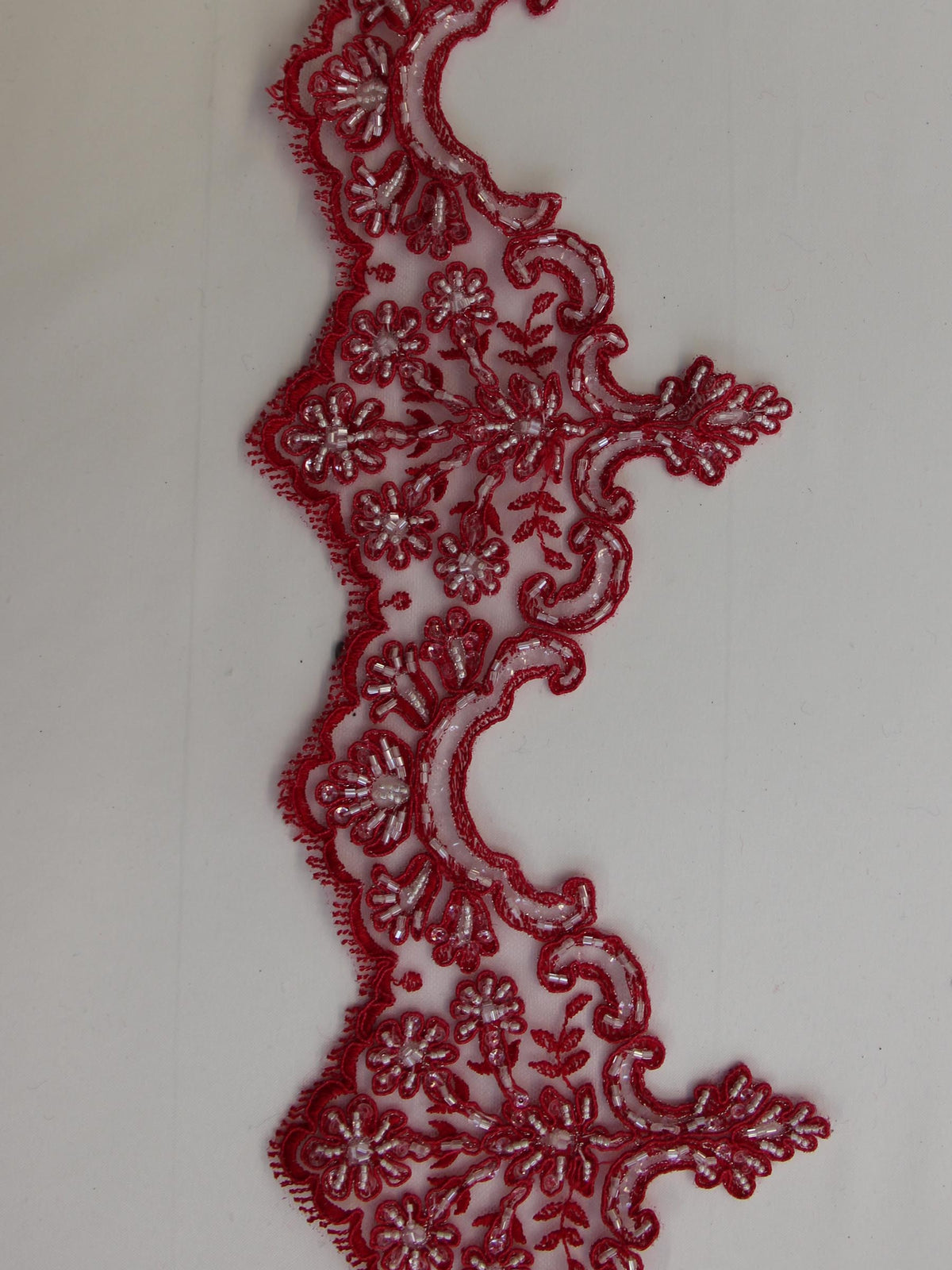 Bordure en dentelle rouge - Sophia.