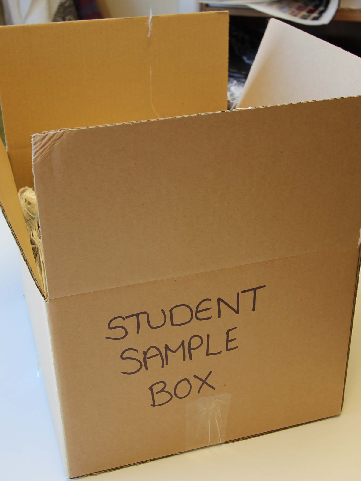 Boîte d'échantillons pour étudiant