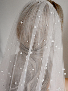 Tulle ivoire embelli de perles - Supremacy