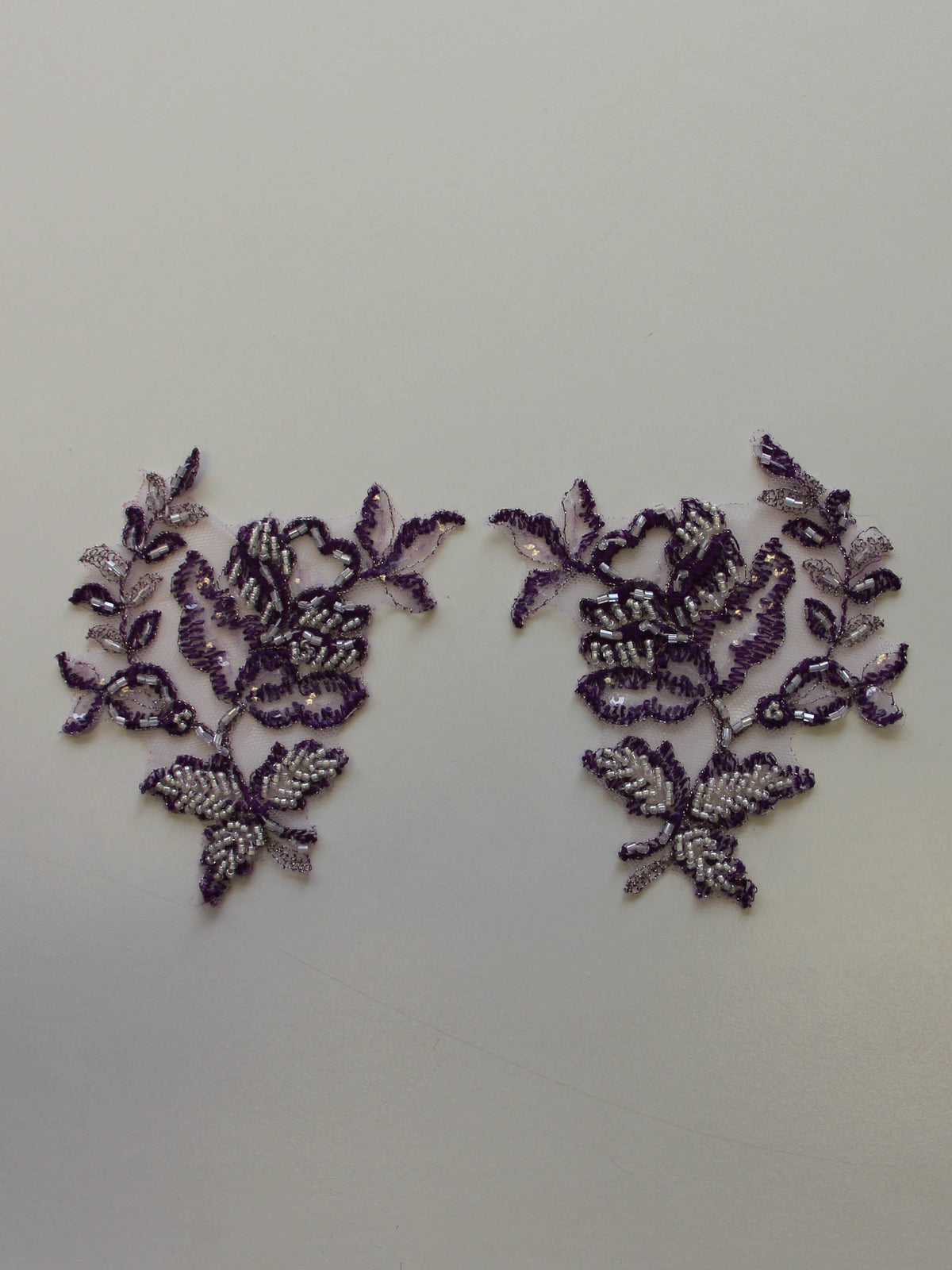 Appliques en dentelle violette – Chloe.