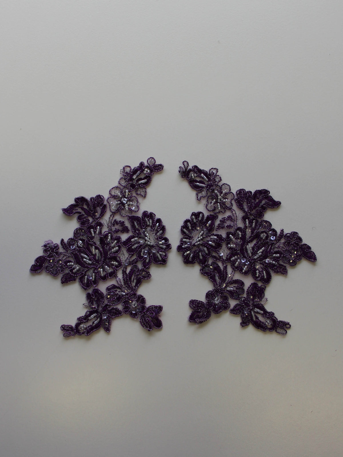 Appliques en dentelle violette – Victoria (Large).