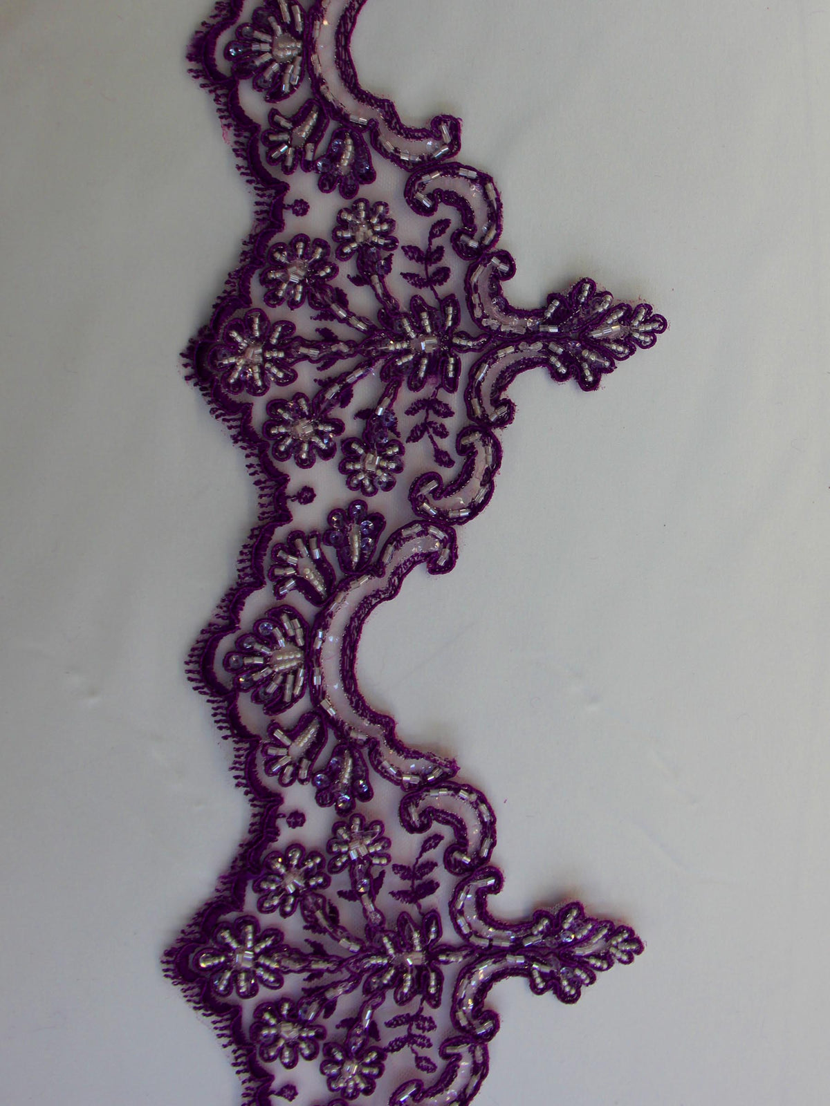 Bordure en dentelle violette - Sophia.