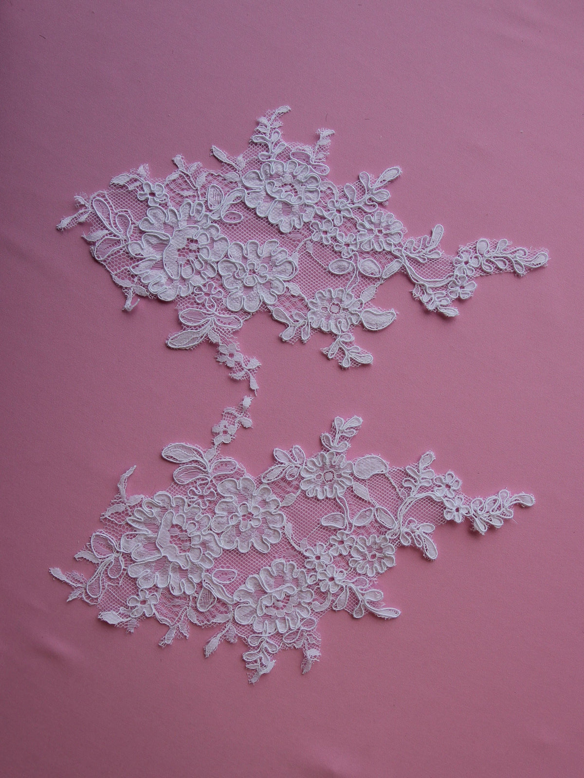 Appliques en dentelle blanche cordée - Eloise