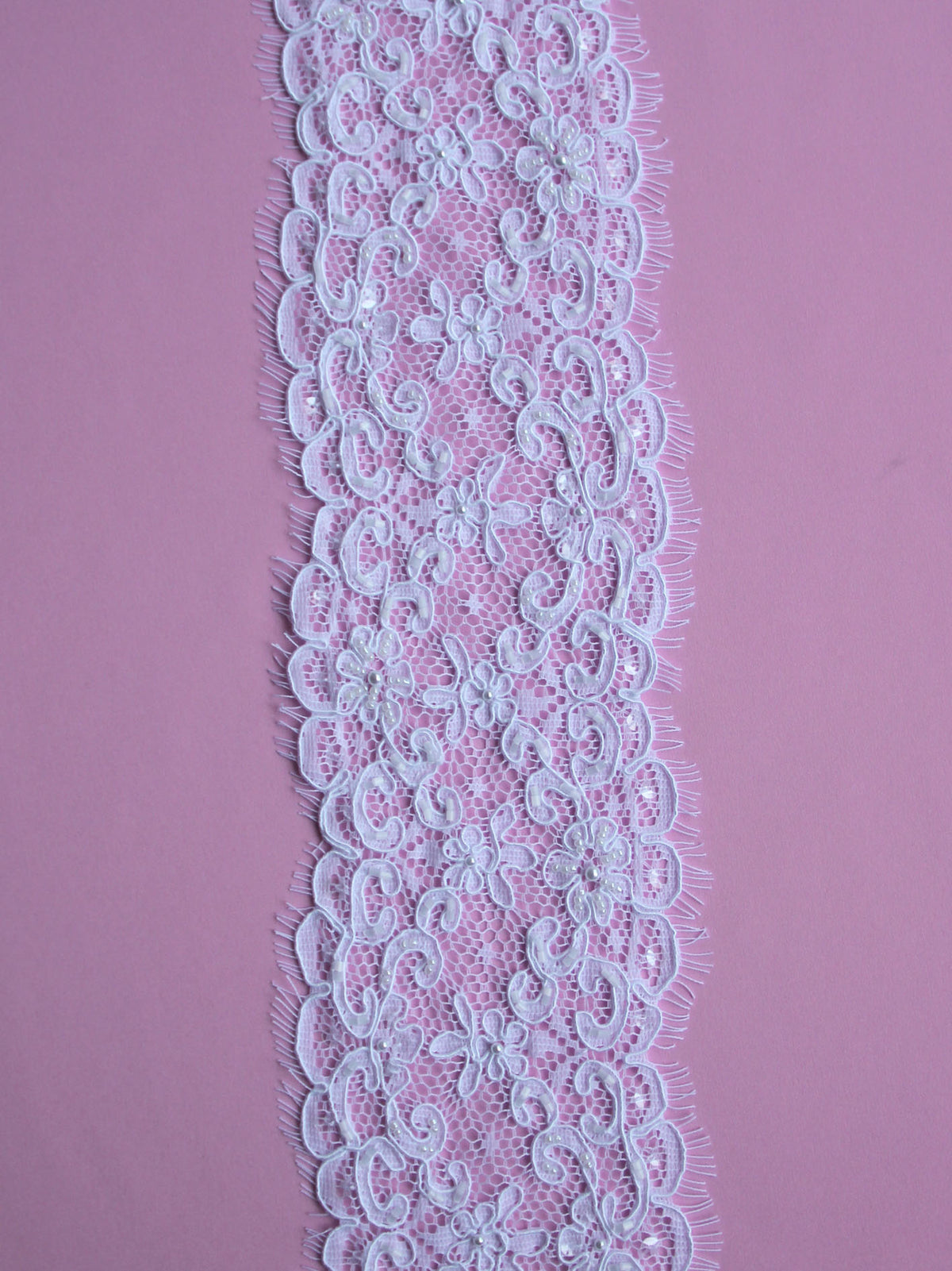 Bordure en dentelle blanche cordée et perlée - Heidi