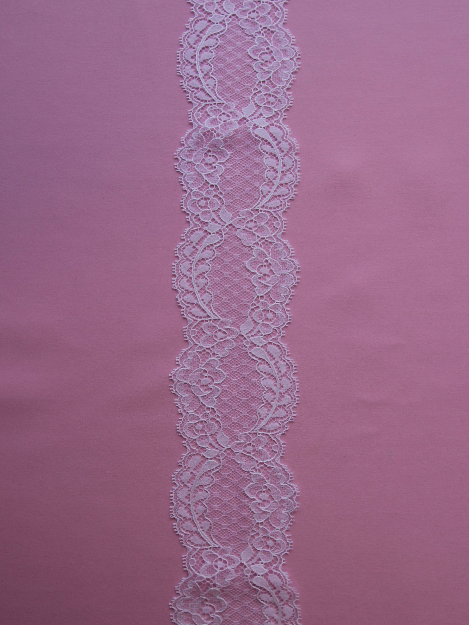 Bordure en dentelle blanche leavers - Lisa