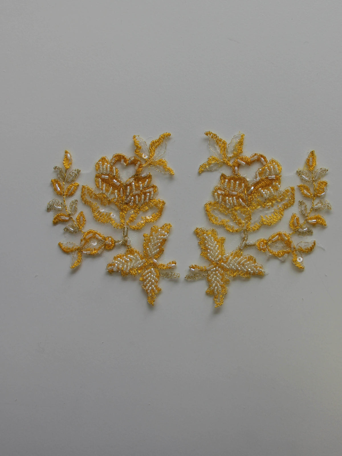 Appliques en dentelle jaune - Chloe.