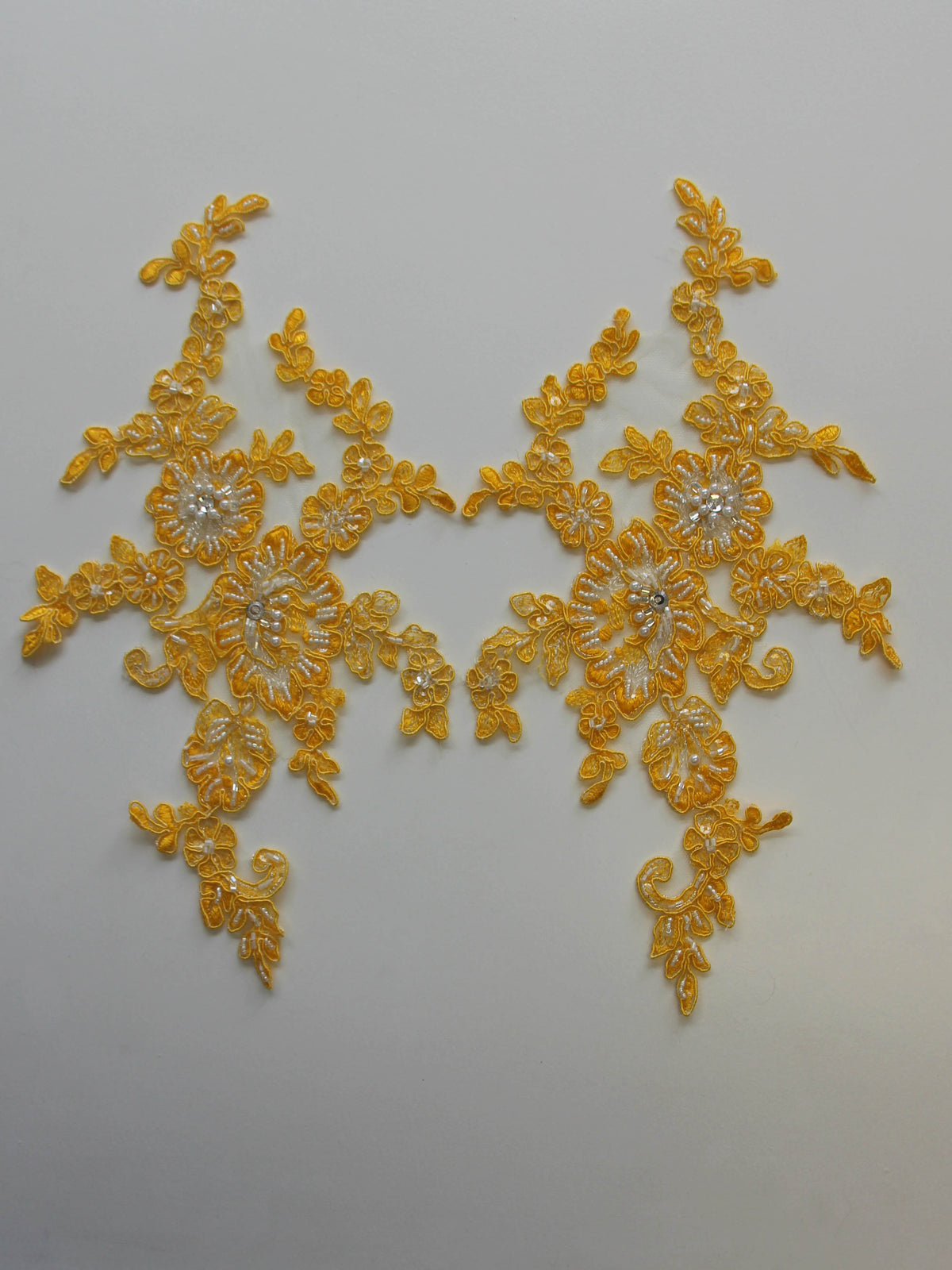 Appliques en dentelle jaune - Honeysuckle.