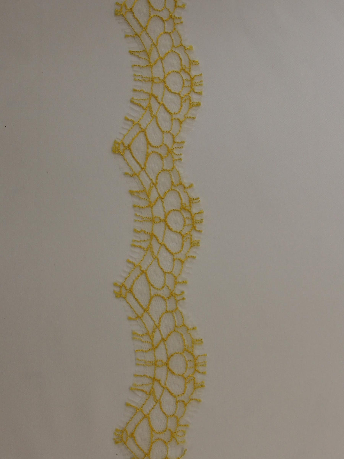 Bordure en dentelle jaune - Darcey.