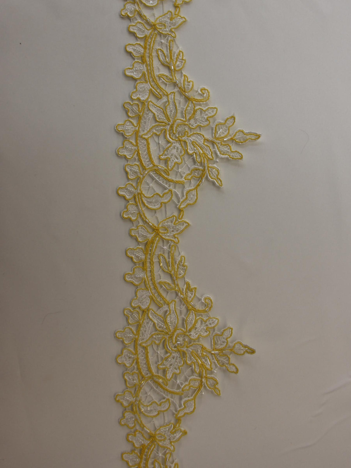 Bordure en dentelle jaune - Martina.