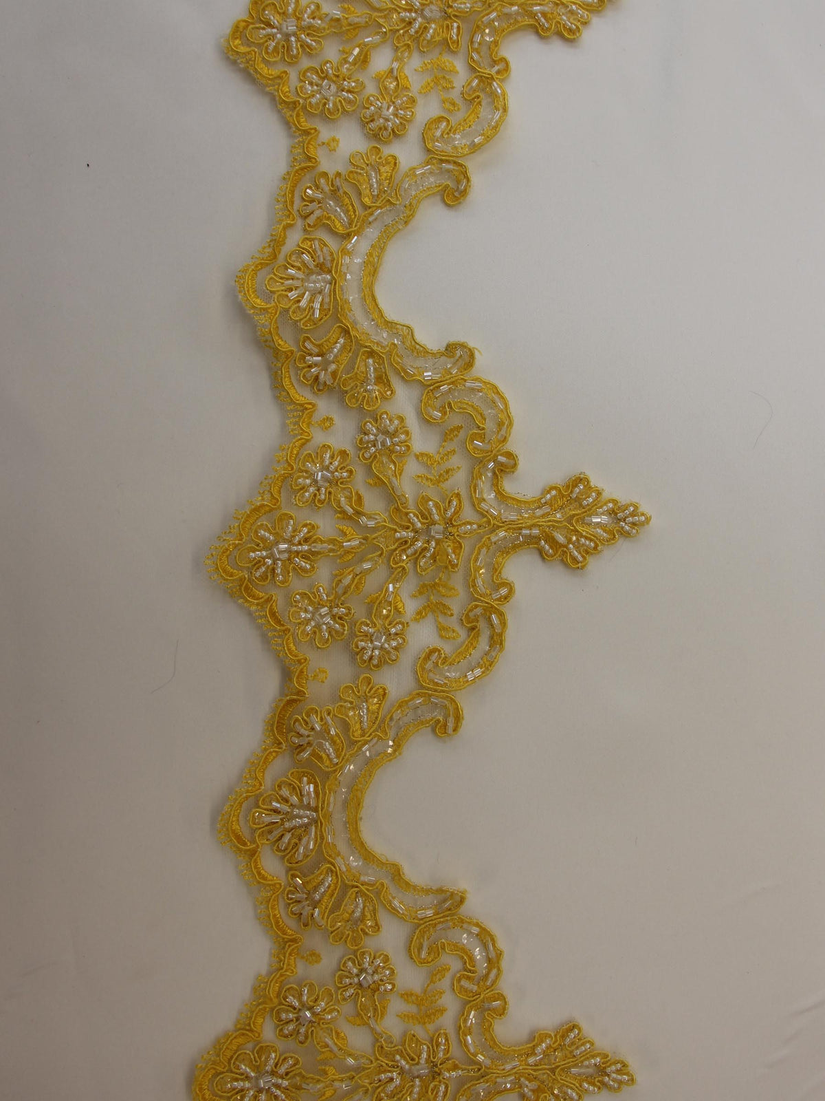 Bordure en dentelle jaune - Sophia.